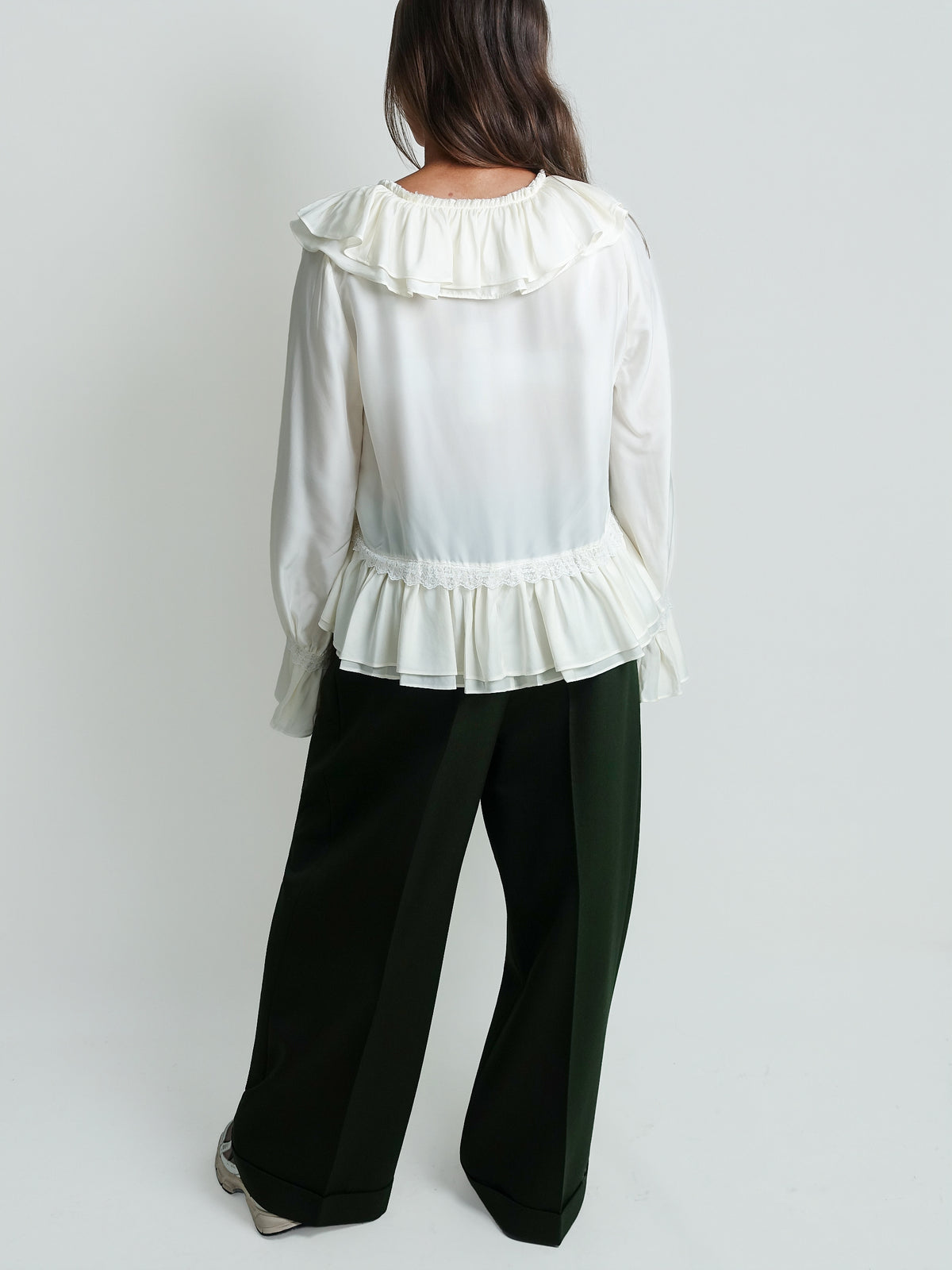 VISCOSE SILK HABOTAI FRILL BLOUSE EGRET