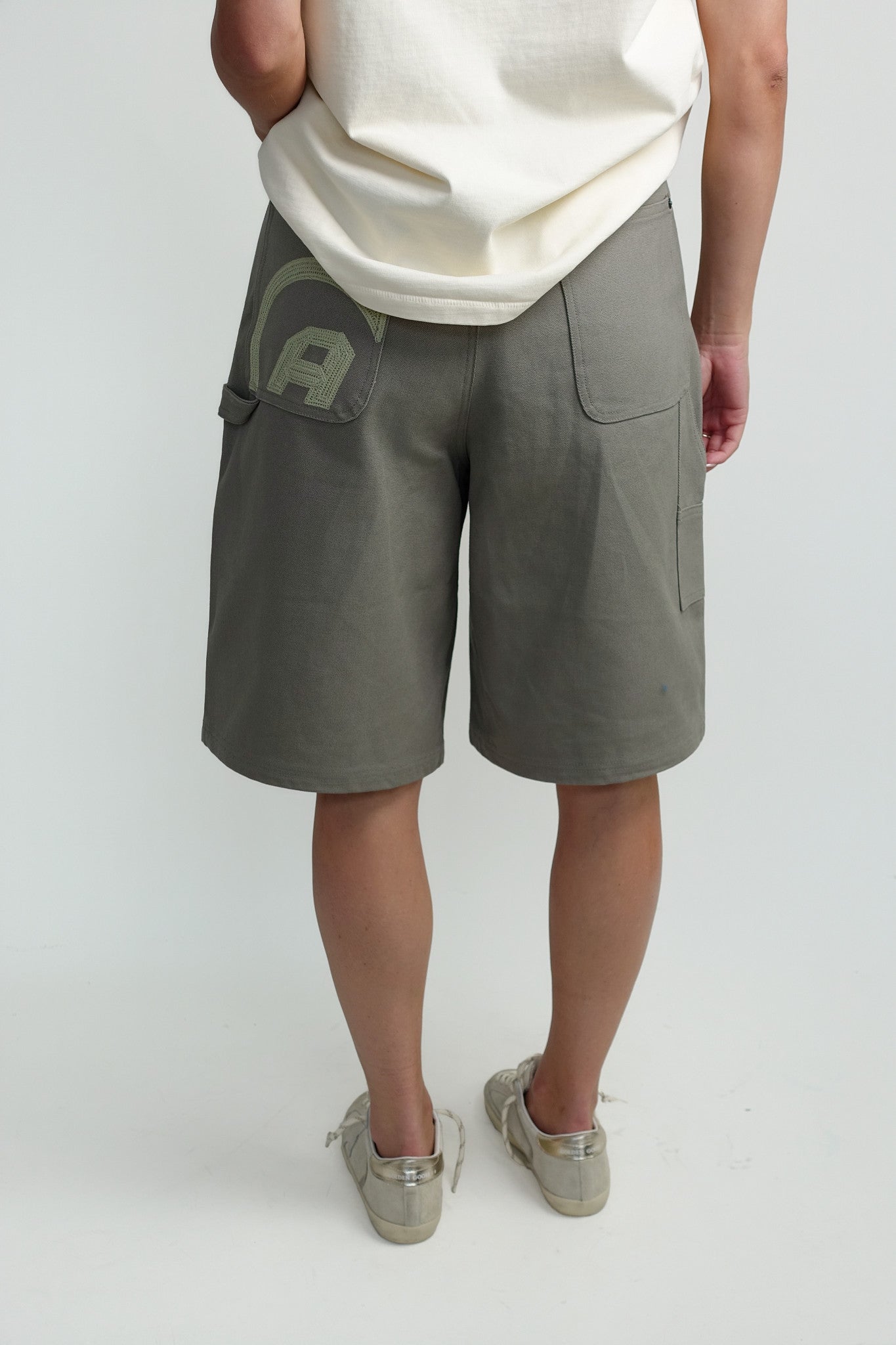 A LOGO CARPENTER SHORTS WASHED ARMY