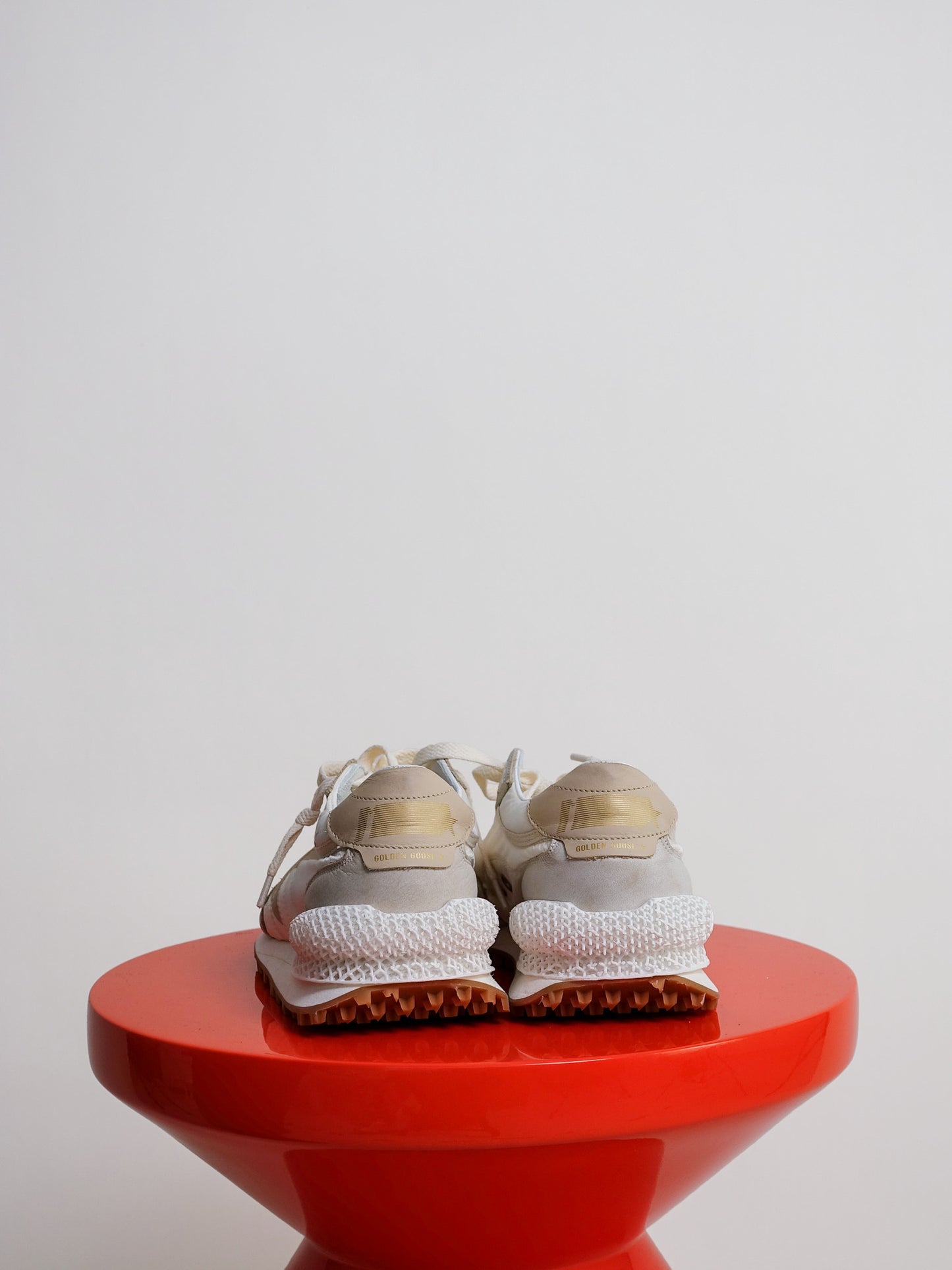 RUNNING MARATHON NYLON AND LEATHER UPPER PRINTED STAR LEATHER SPUR AND HEEL BEIGE/LIGHT GREY