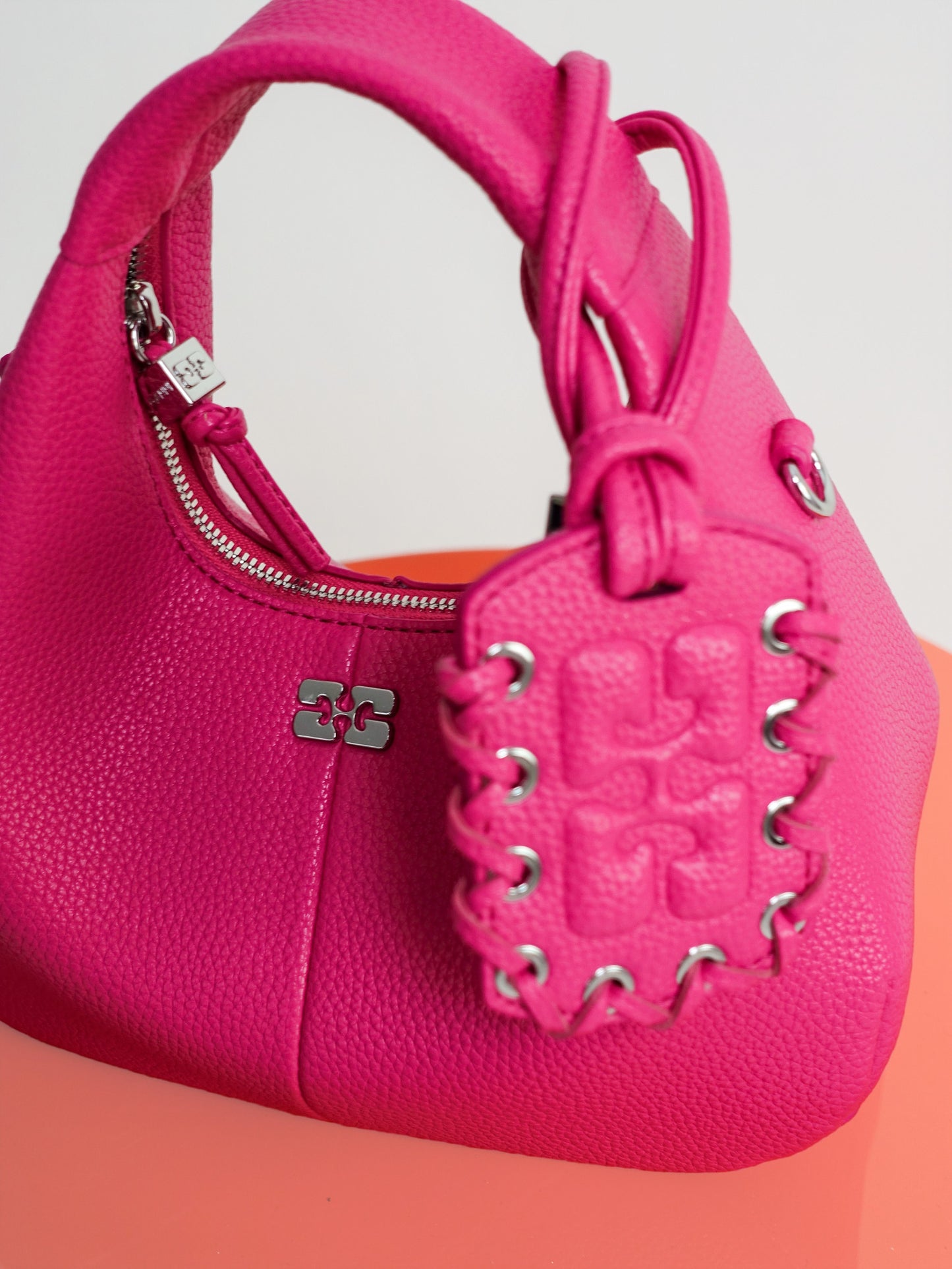 HOBO MINI GRAINED CABARET