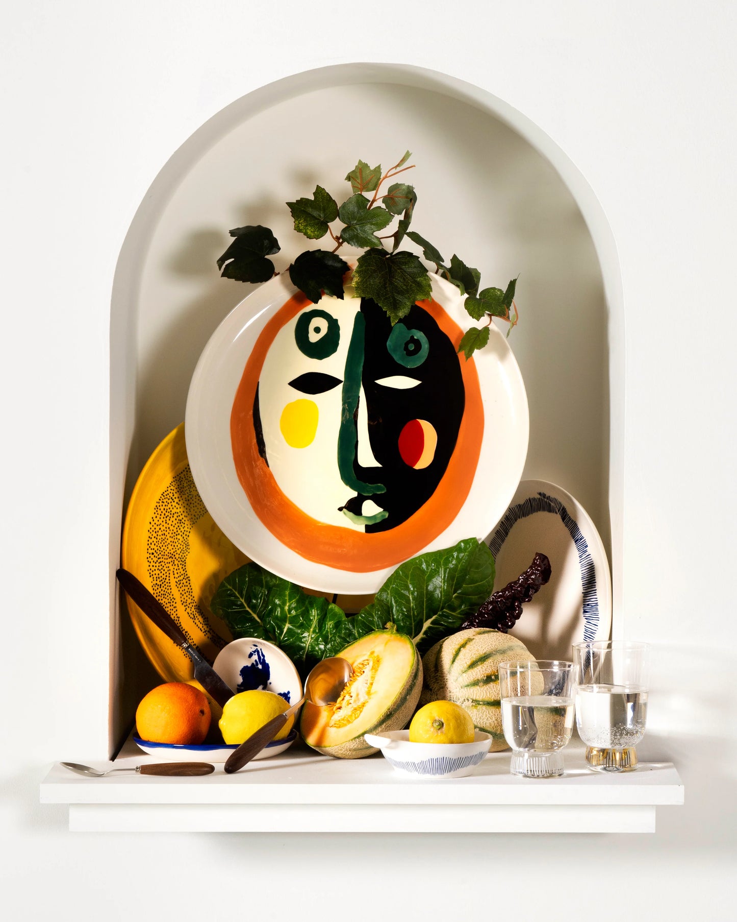 SERVING PLATE FACE N1 FEAST