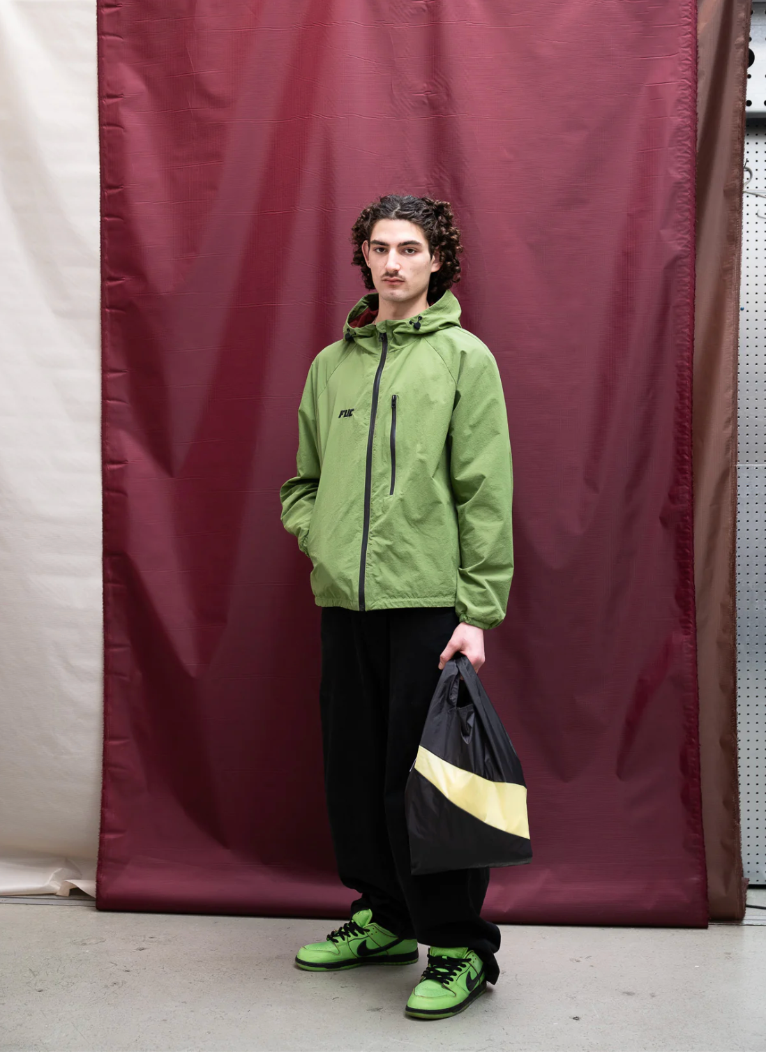 The New Shopping Bag Black & Joy Medium