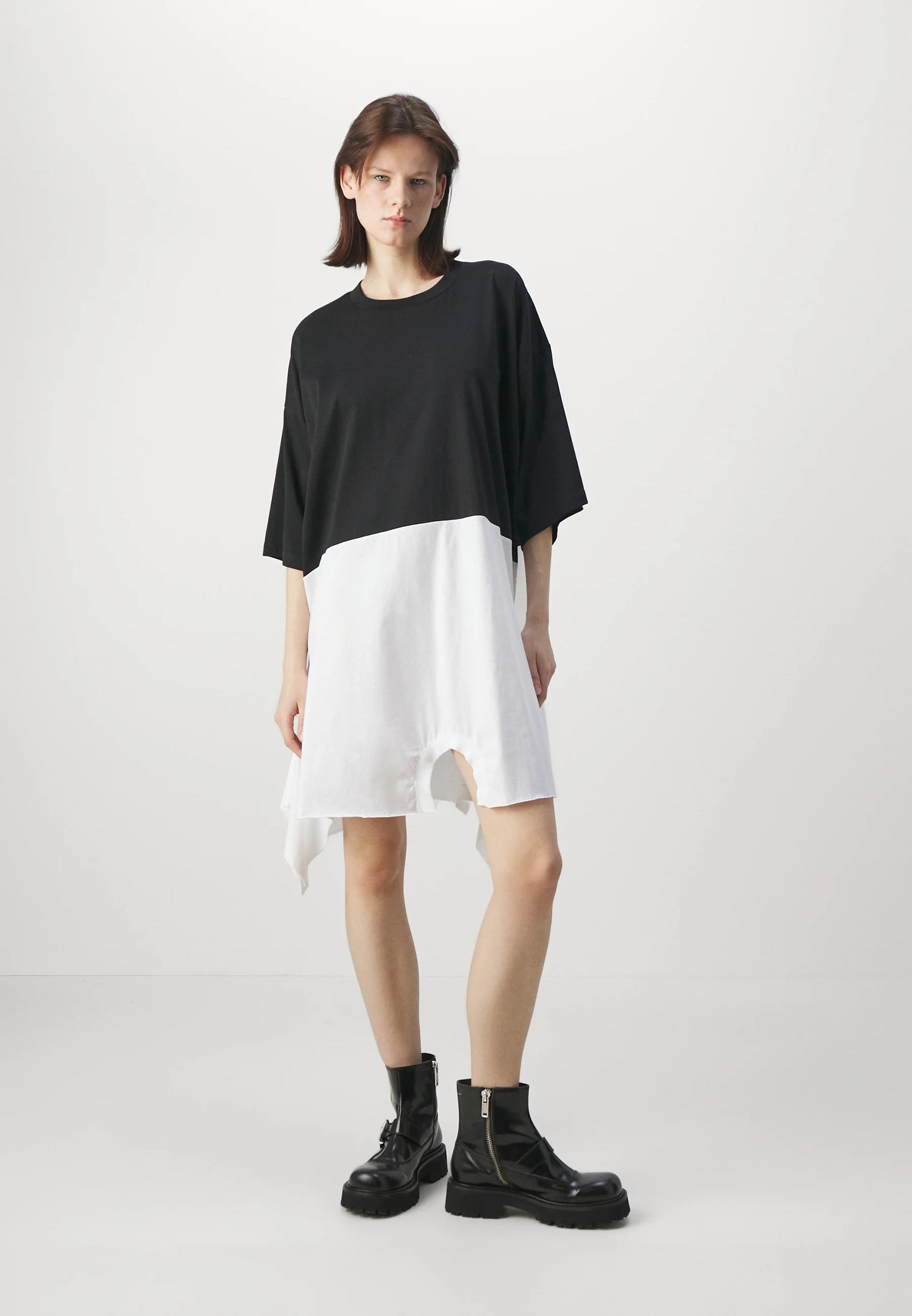 DRESS BLACK/WHITE