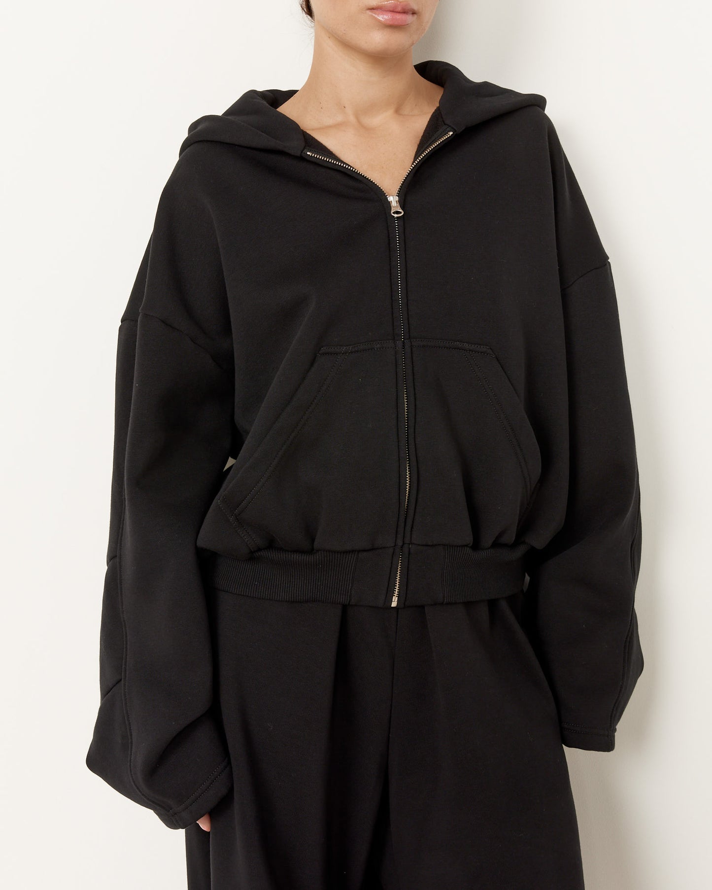 SWEATSHIRT BLACK HOODIE