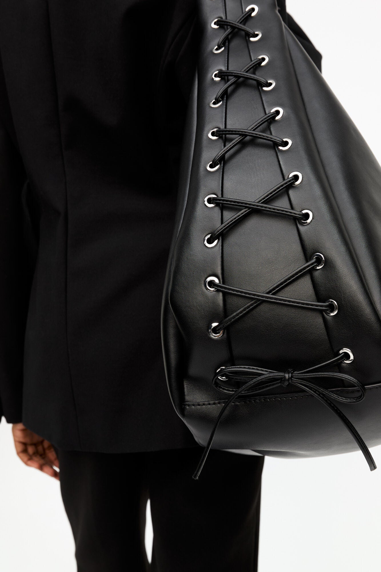GANNI BOU BAG HOBO XXL BLACK