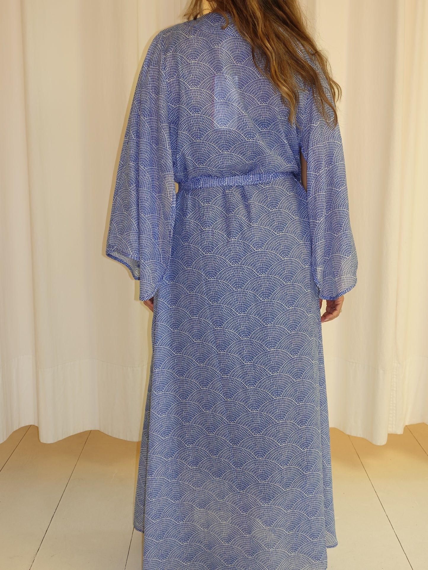ANASTASIA DRESS BLUE WHITE FAN