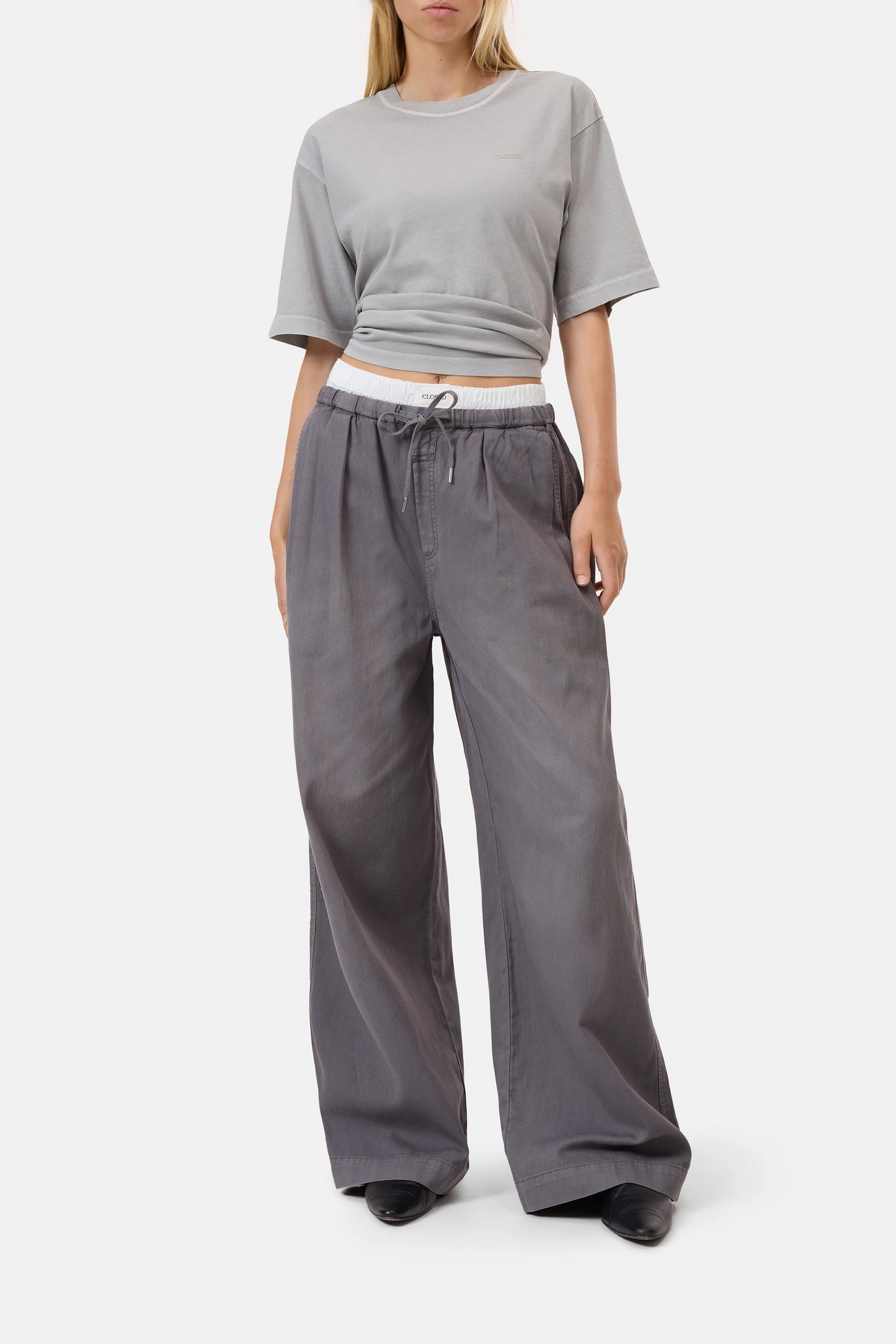 RELAXED T-SHIRT SCHLAMMGRAU