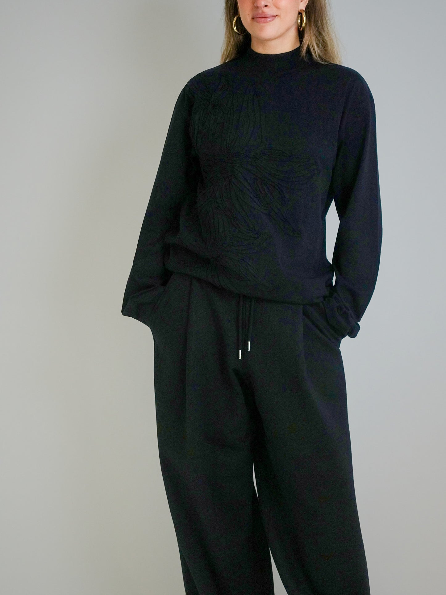 HEGERA EMB T-SHIRT BLACK
