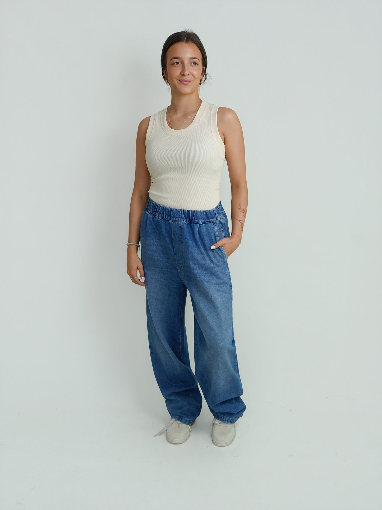 THE DENIM BLUE