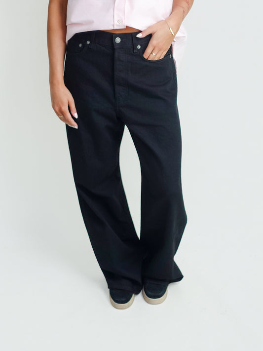 1981 U BLACK/BLACK