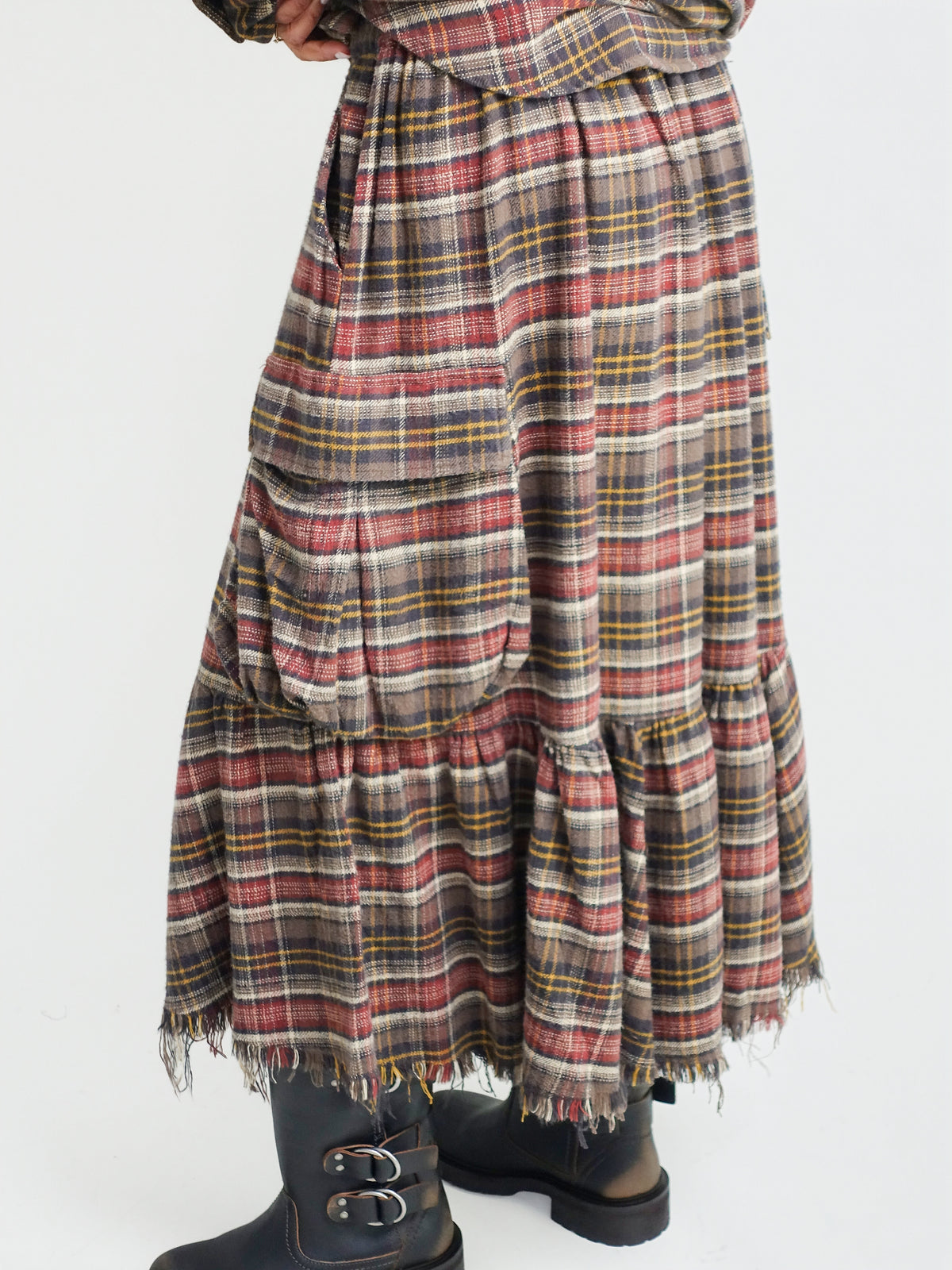 RAW HEM GATHERED CARGO SKIRT RUST BROWN PLAID