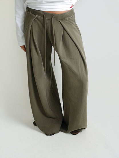 FOLDOVER SWEATPANT OLIVE GREEN