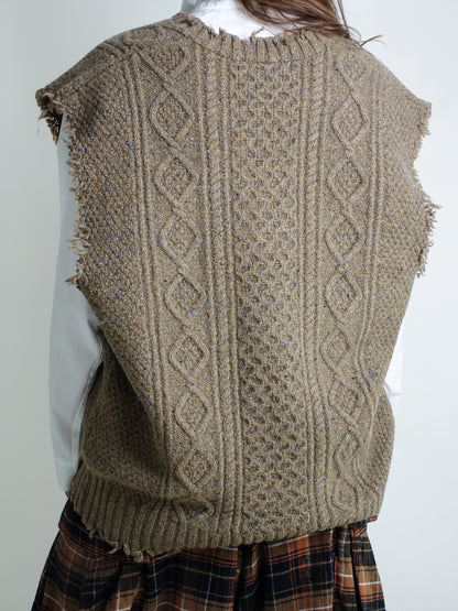 OVERSIZED CABLE SWEATER VEST BROWN TWEED