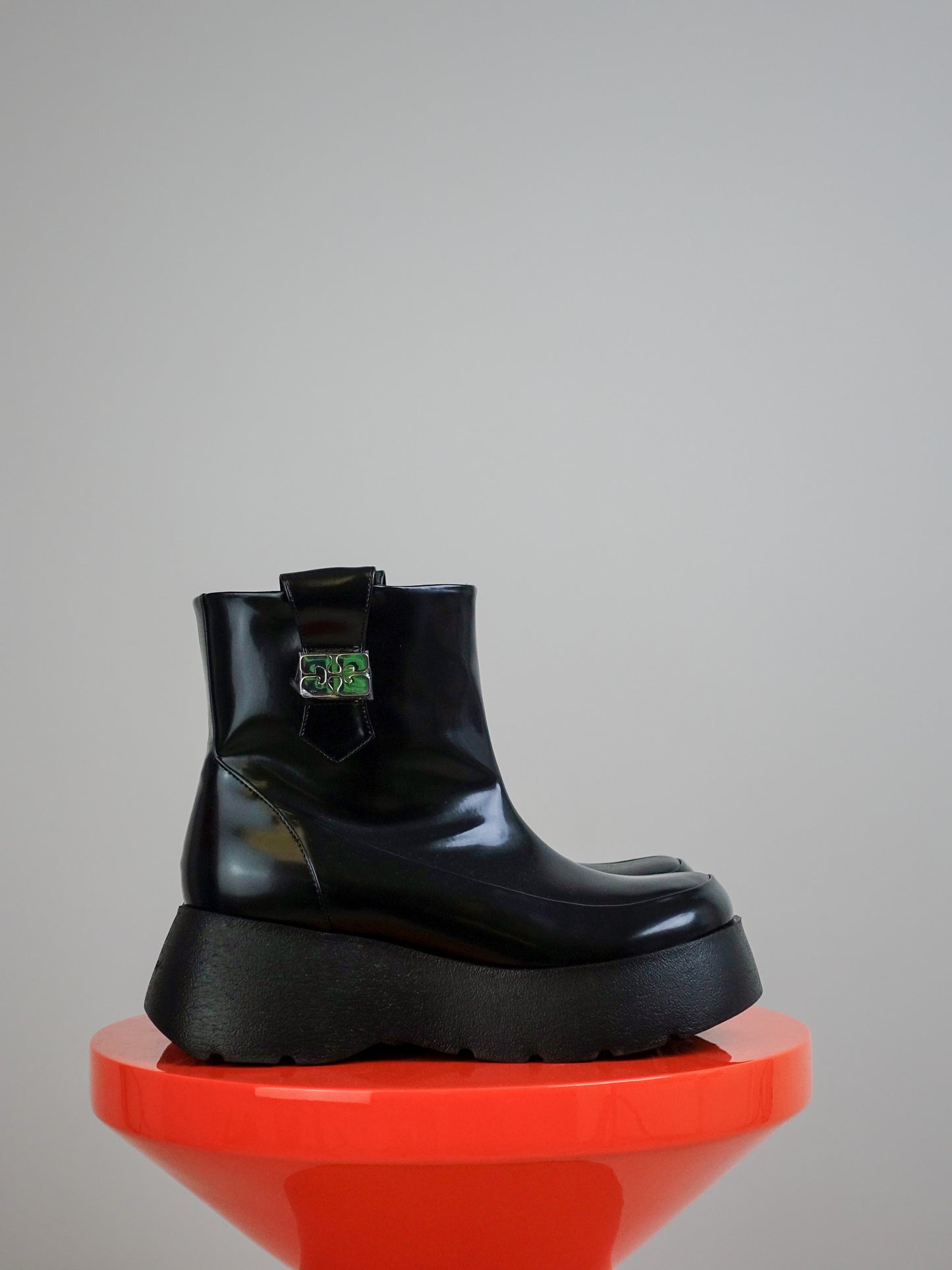 KAT LOW BOOT BOX OLEATEX BLACK