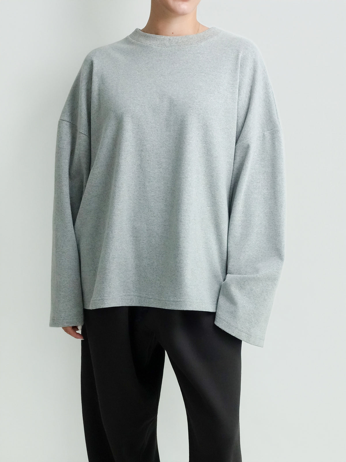 TEO CLASSIC SWEATER LONG SLEEVES GREY