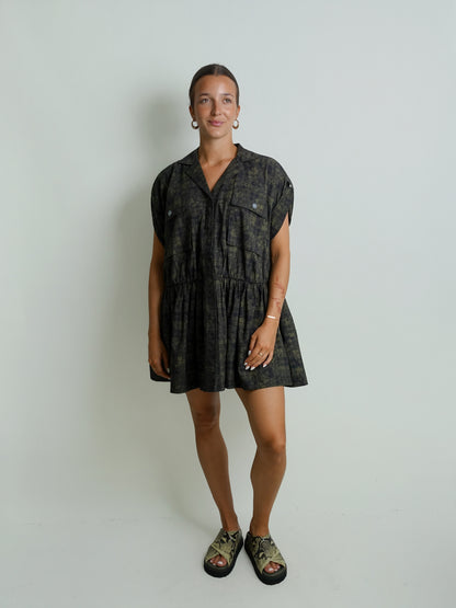 PRINTED STRETCH COTTON MINI UTILITY DRESS GOTHIC OLIVE