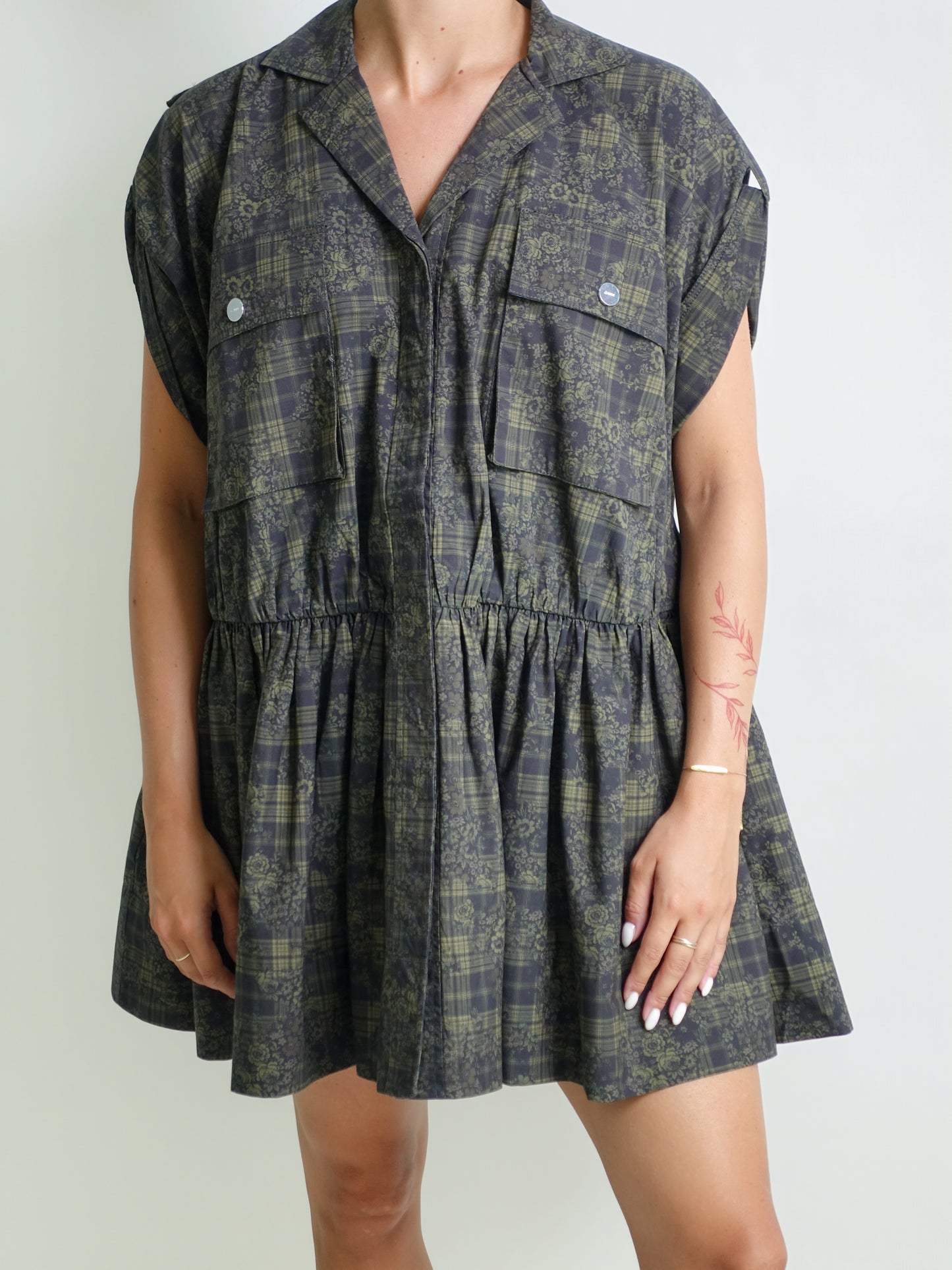 PRINTED STRETCH COTTON MINI UTILITY DRESS GOTHIC OLIVE
