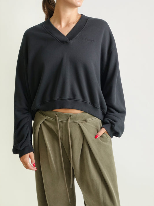QUINN V-NECK SWEAT DARK BLACK