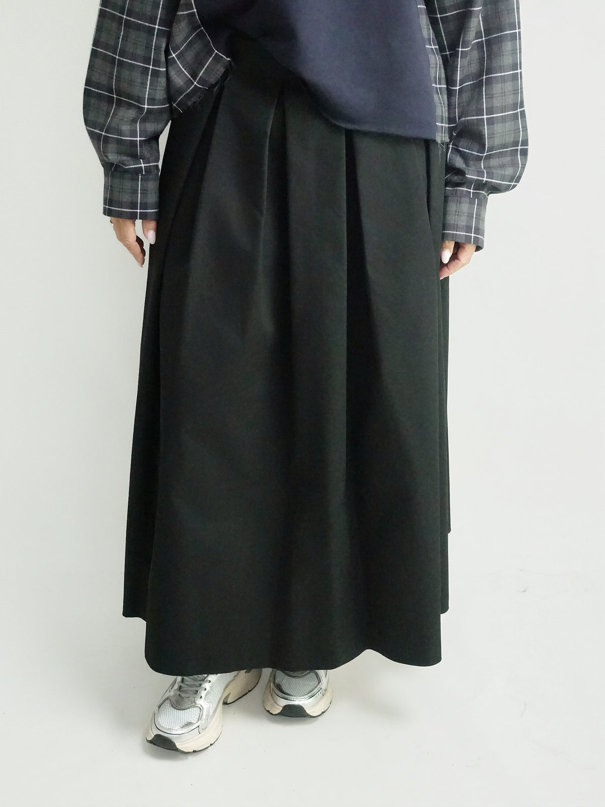 VOLUME SKIRT BLACK