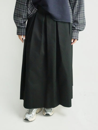 VOLUME SKIRT BLACK