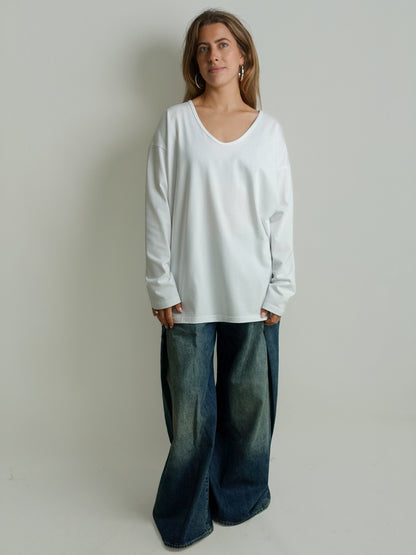 BOY V NECK WHITE JERSEY