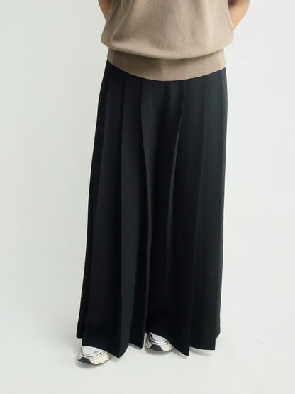 FULLY PLEATED TROUSERS BLACK