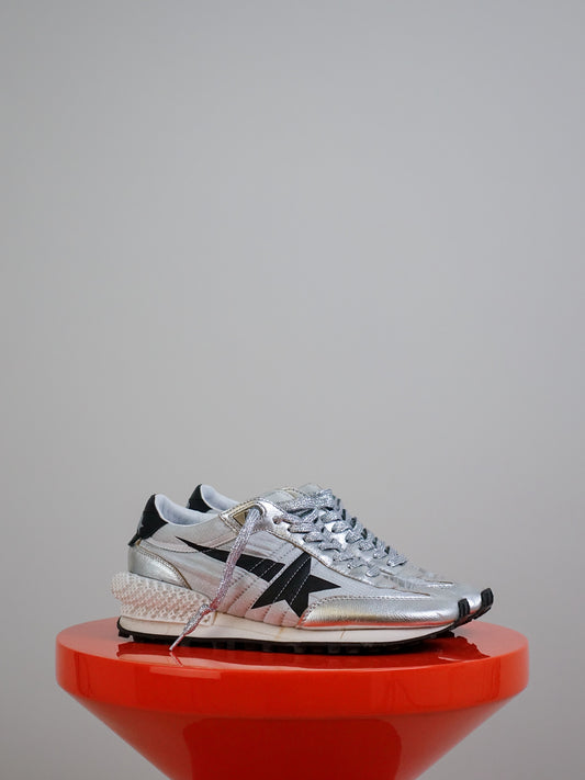 RUNNING MARATHON NYLON UPPER LAMINATED TOE AND SPUR PRINTED STAR LEATHER HEEL SILVER/BLACK