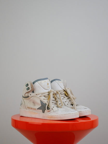 SKY STAR WITH PADDED TONGUE LEATHER UPPER AND STAR LEATHER AND NET TONGUE CRACKED SUEDE TOE WHITE/SILVER BLUE/BEIGE