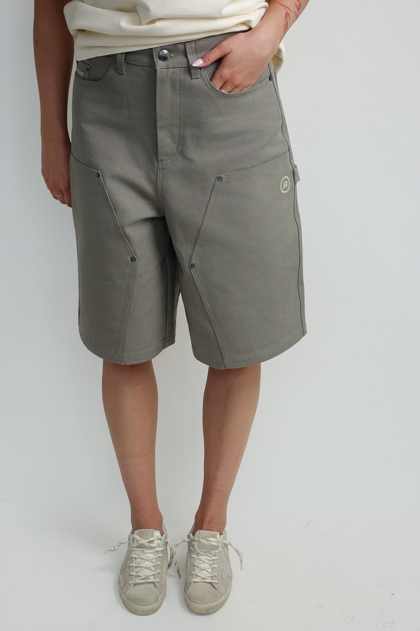 A LOGO CARPENTER SHORTS WASHED ARMY
