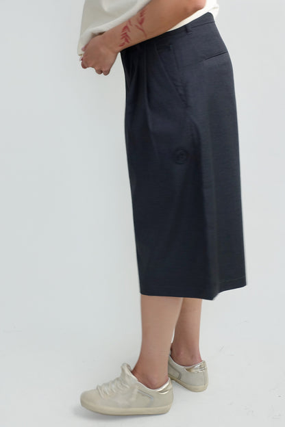 ASYMMATRICAL PANTALON SHORTS BLACK