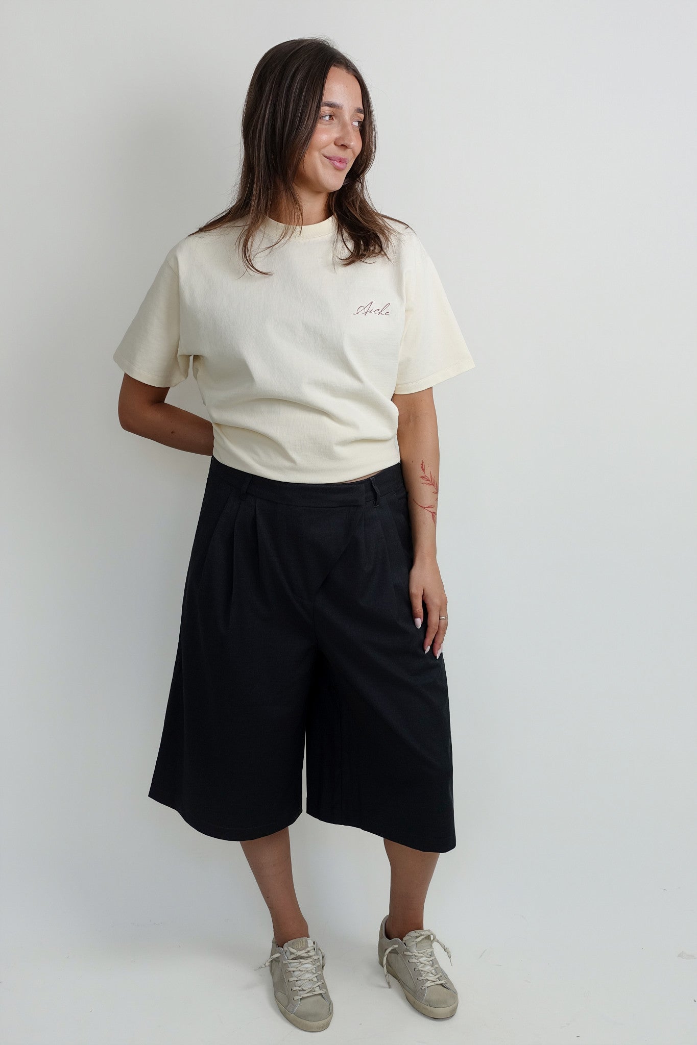 ASYMMATRICAL PANTALON SHORTS BLACK