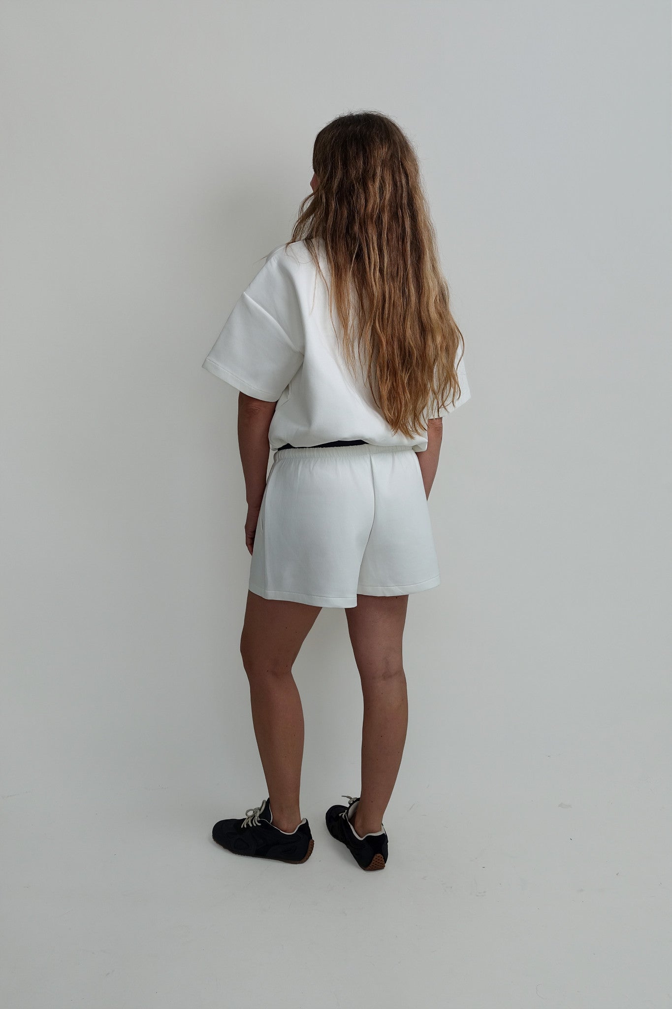 THE LOLA CLUB MILLIE SHORT WHITE