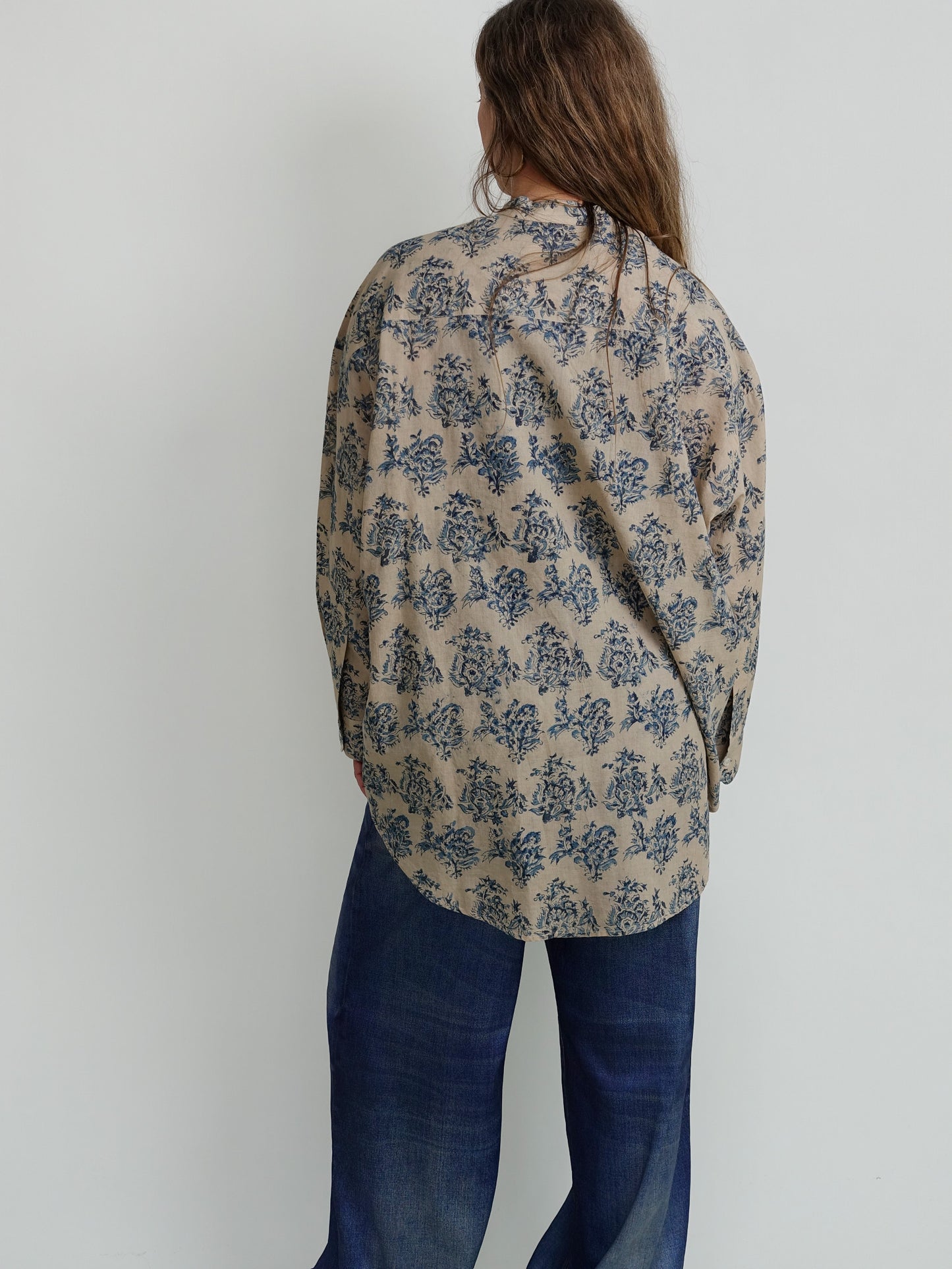PLEATED FRONT SHIRT BLUE WITH WHITE FLORAL