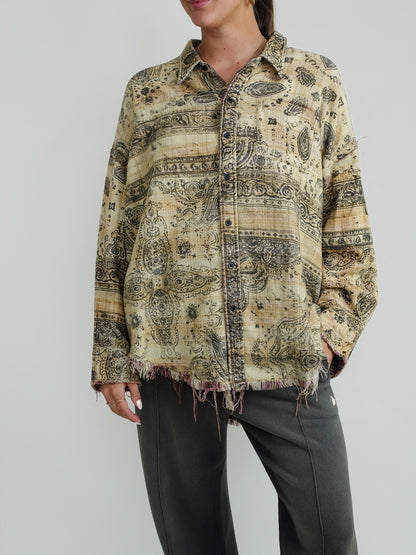 SHREDDED SEAM DROP NECK SHIRT KHAKI BANDANA BLACK OVERPRINT