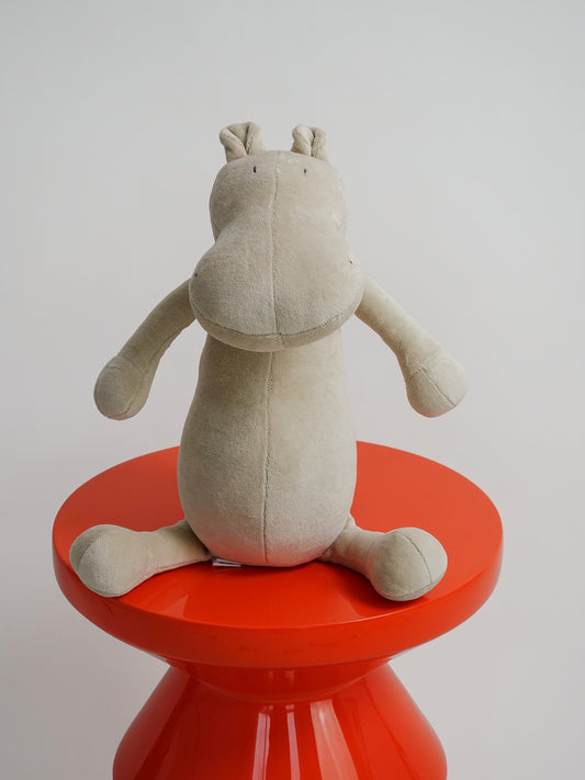 MOMO. THE HIPPO BEIGE