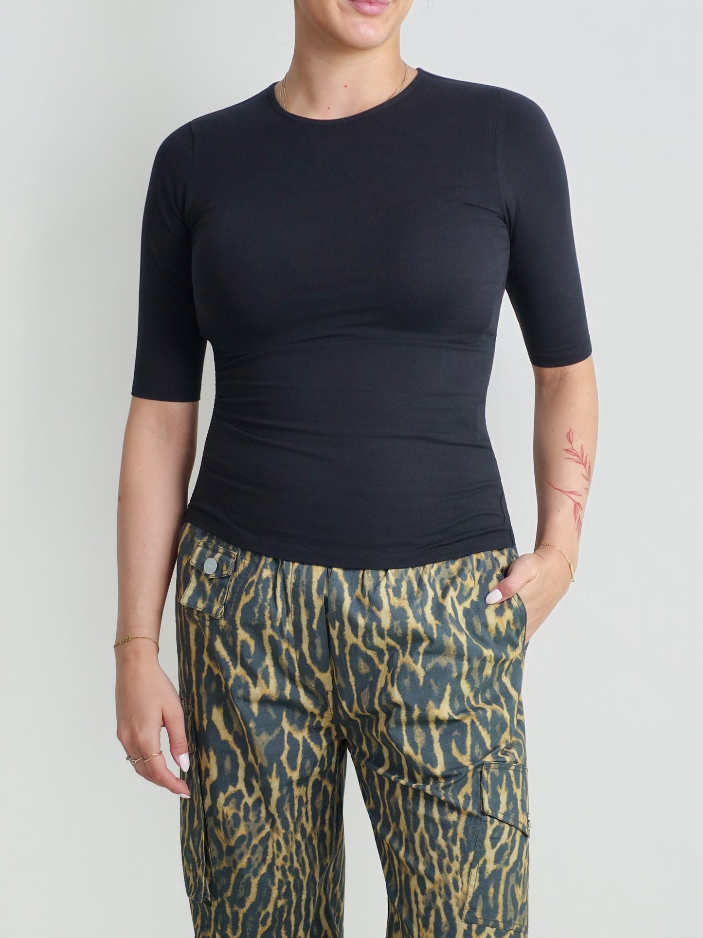 COTTON STRETCH ELBOW SLEEVE BLACK