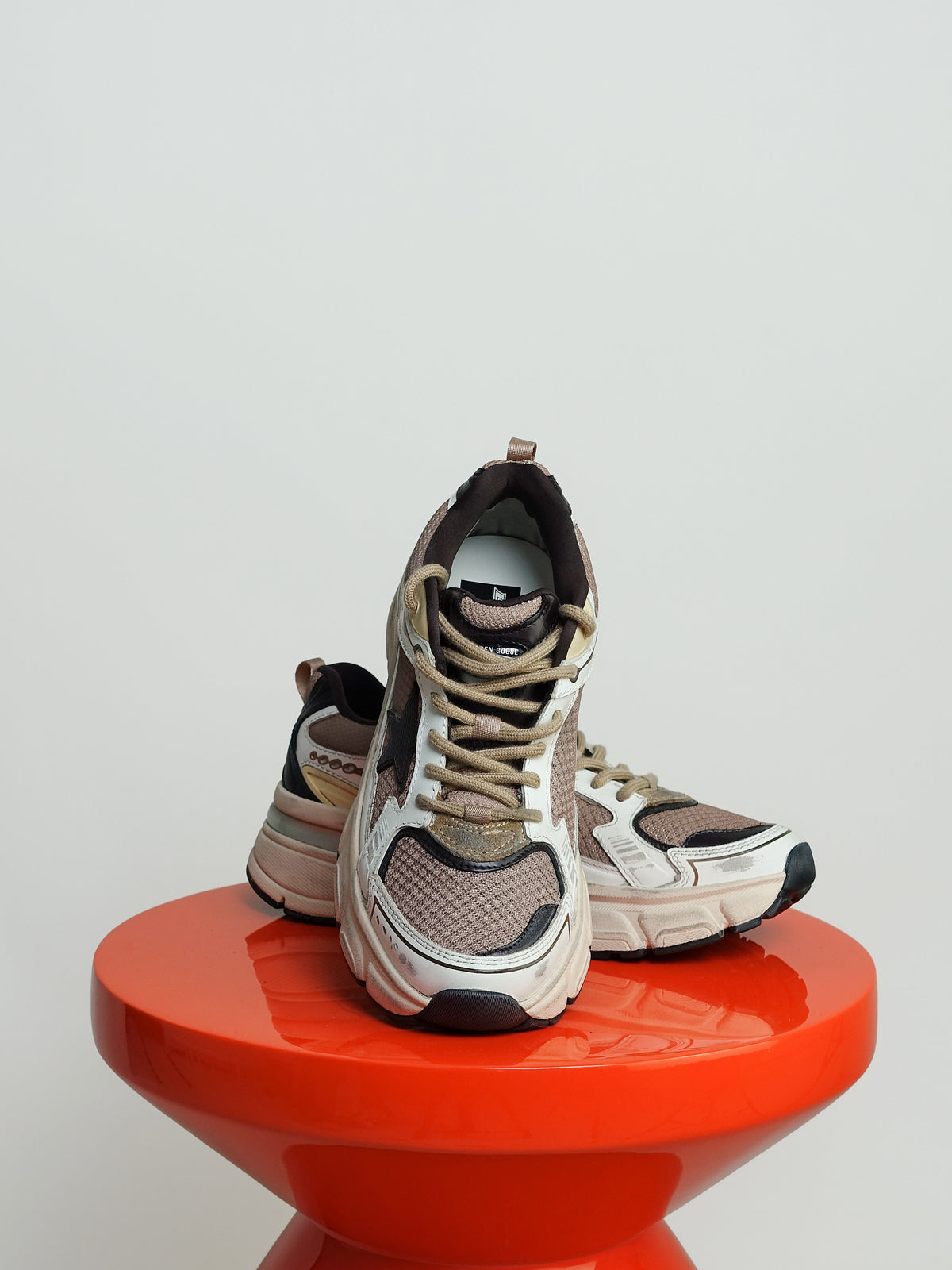 LIGHTSTAR MESH UPPER AND HEEL LEATHER TOE AND SPUR TPU STAR WHITE/BEIGE/BROWN