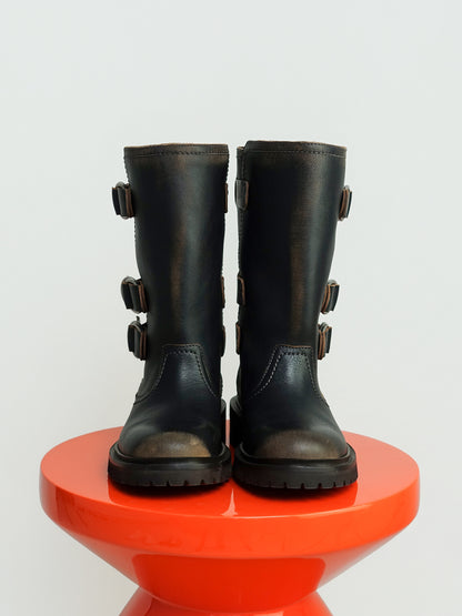 KURT WITH STRAPS DISTRESSED UPPER BLACK