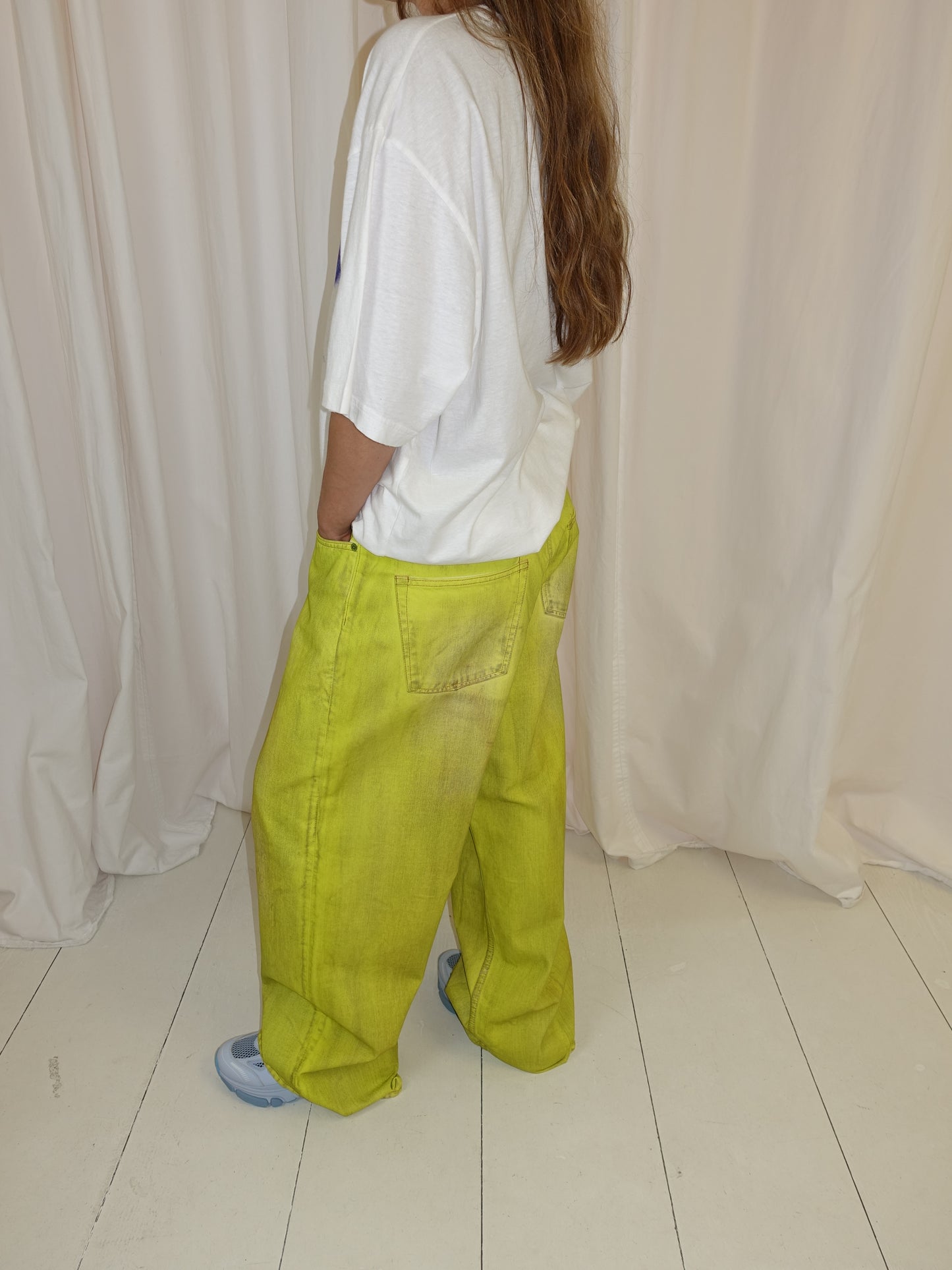 1981F FN TRAFFIC YELLOW