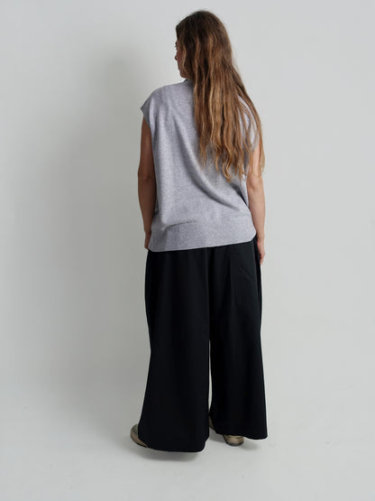 MISTLE SLEEVELESS PULLOVER LIGHT GREY