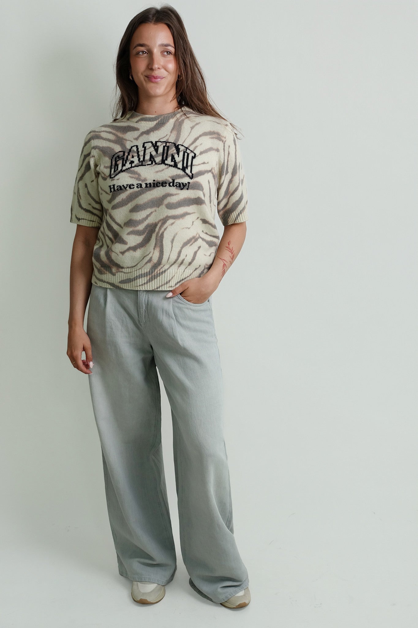 THE GENT LIGHT GREY