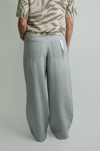 THE GENT LIGHT GREY