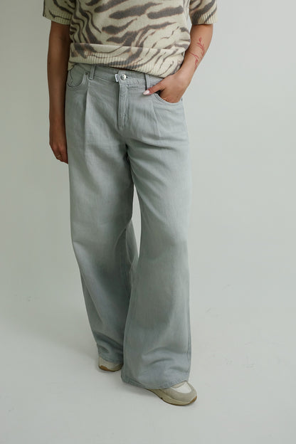 THE GENT LIGHT GREY