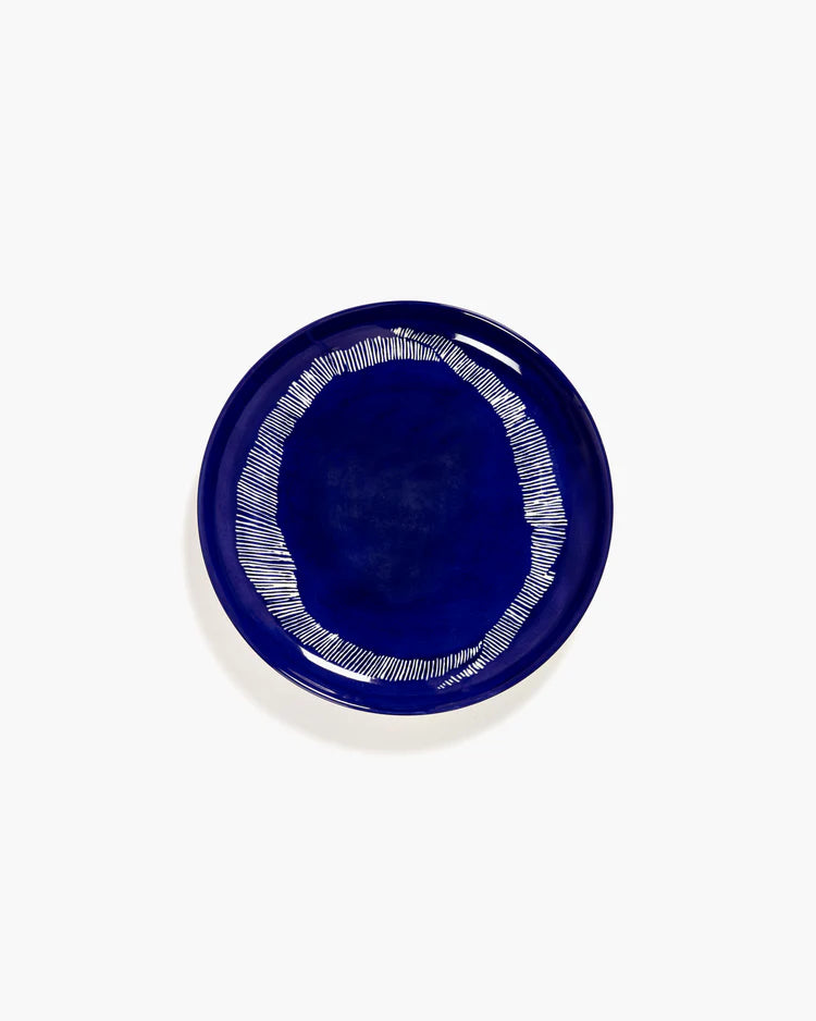 PLATE M DARK BLUE STRIPES WHITE FEAST