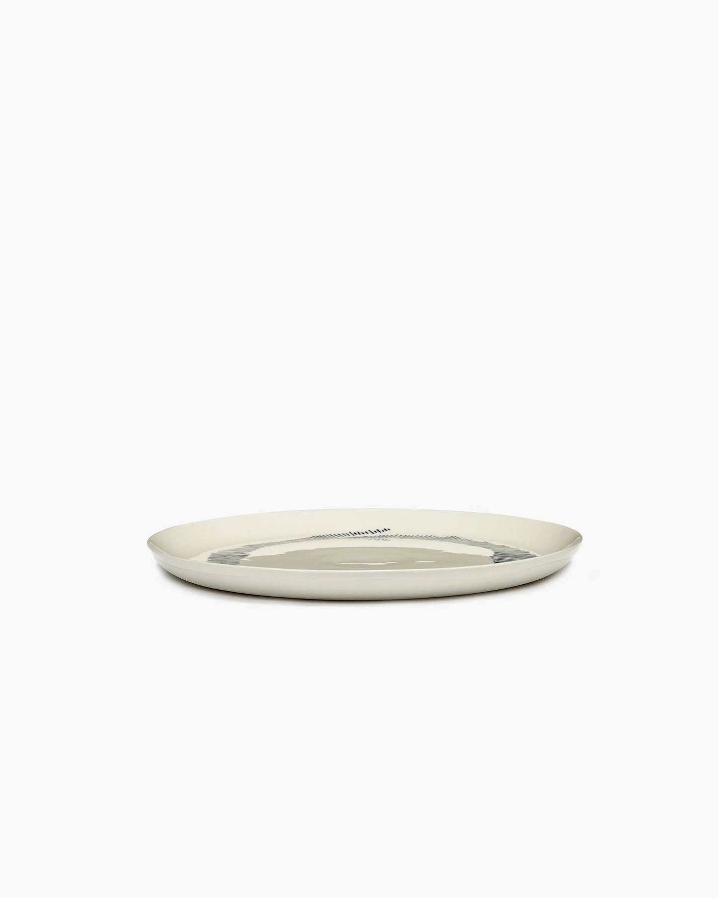 PLATE L WHITE STRIPES BLUE FEAST