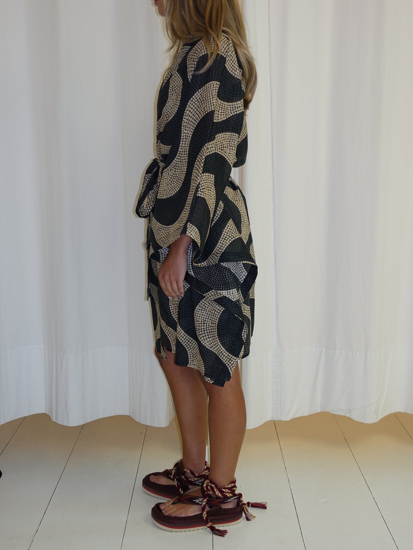 SHORT KIM KIMONO BLACK BEIGE TILE
