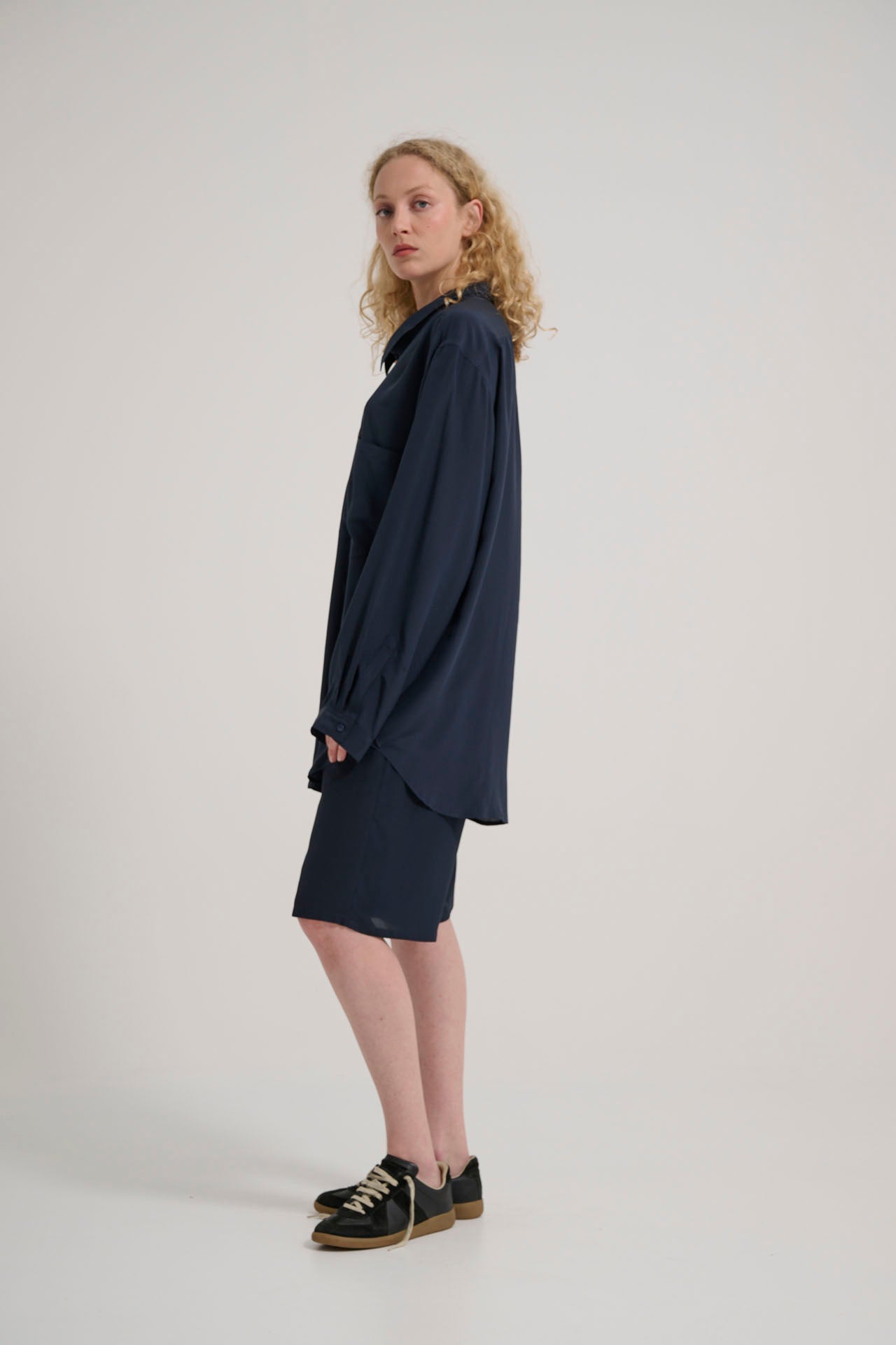 NO5 DROPNECK NAVY SILK