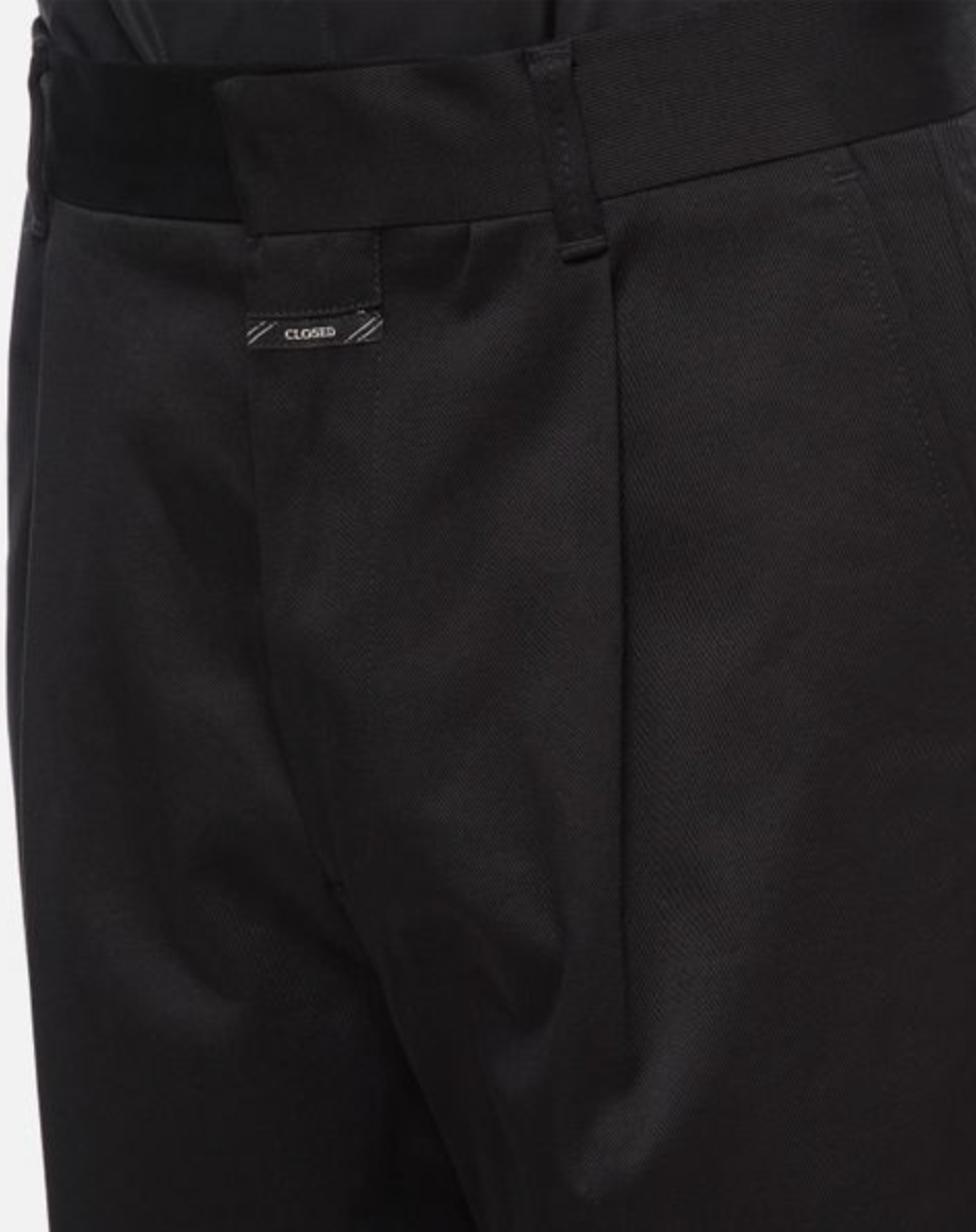 BLOMBERG WIDE BLACK