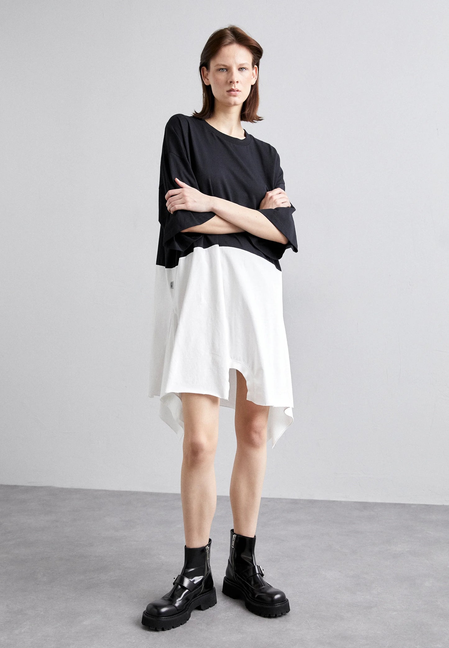 DRESS BLACK/WHITE