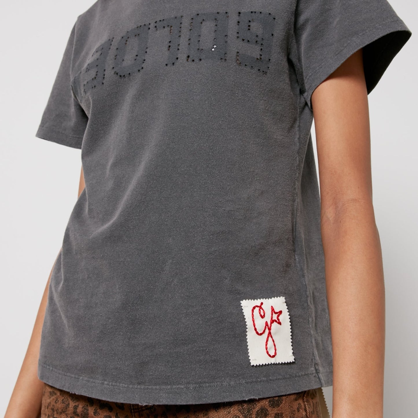 GOLDEN M'S REGULAR T-SHIRT DISTRESSED COTTON